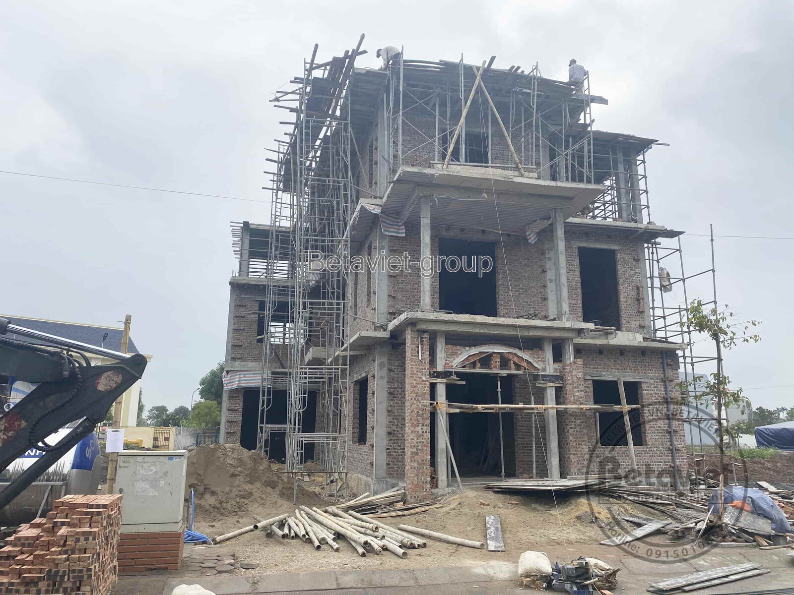 Thi công biệt thự tân cổ điển TC20060, giai đoạn thi công phần thô – mặt ngoài công trình (2)