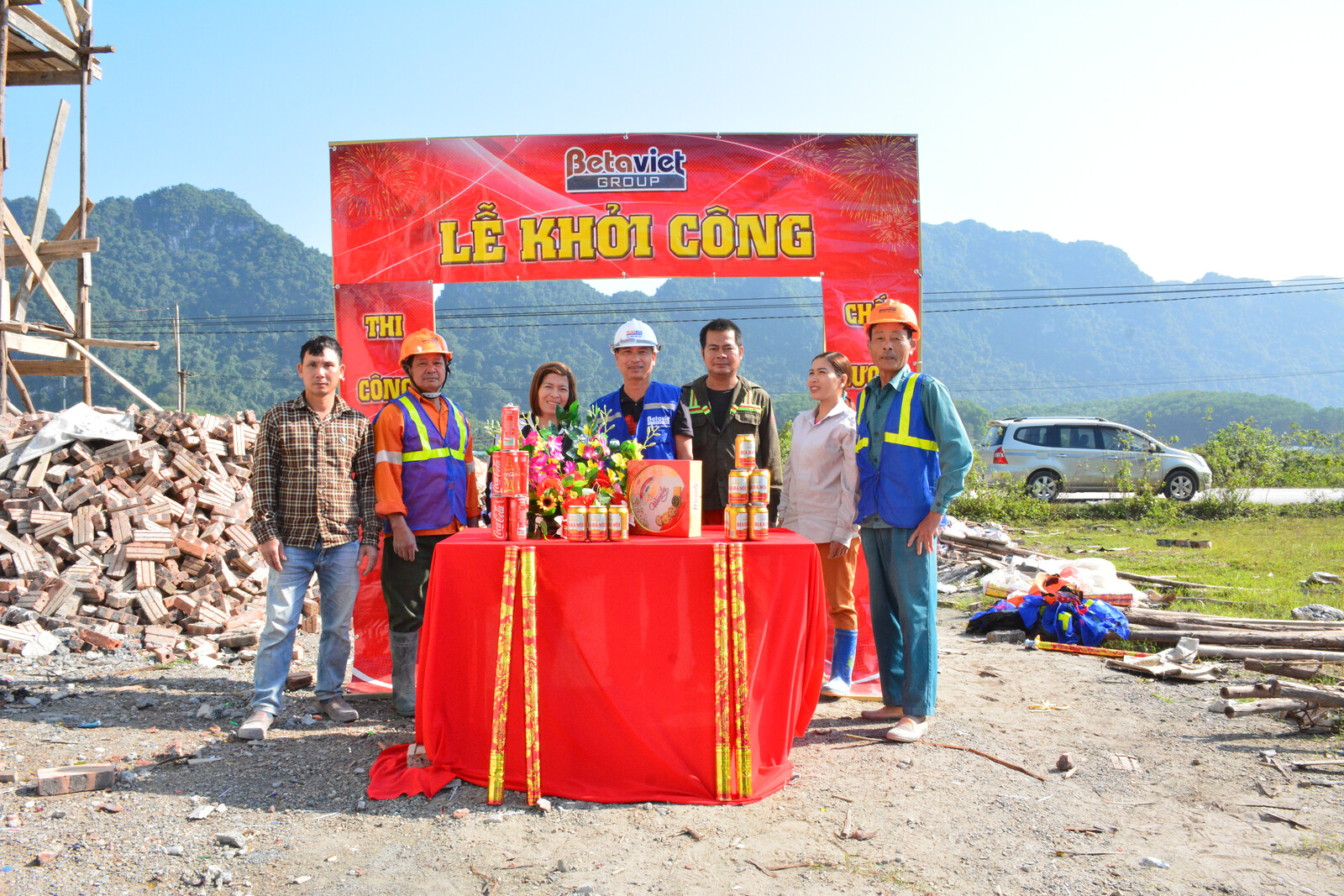 Thi công biệt thự hiện đại TC20075, giai đoạn khởi công – mặt ngoài công trình (2)