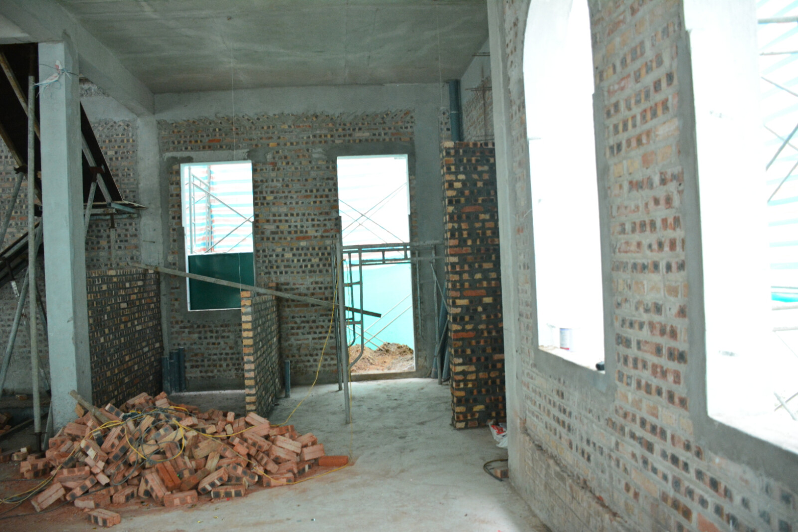 Thi công biệt thự 3 tầng hiện đại TC20109, giai đoạn thi công phần thô – mặt ngoài công trình (11)