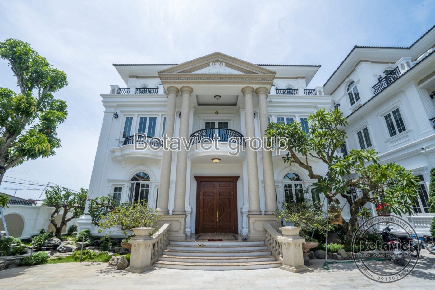 Thi công biệt thự TC18080, giai đoạn hoàn thành – mặt ngoài công trình (2)