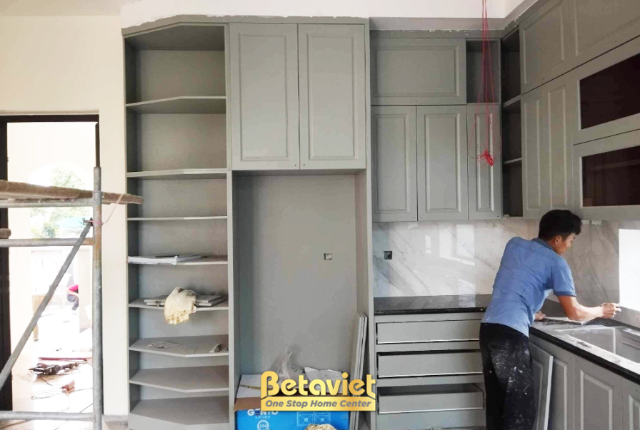 Thi công biệt thự 2 tầng địa trung hải TC21109a, giai đoạn lắp đặt hoàn thiện – phòng bếp và phòng ăn (2)