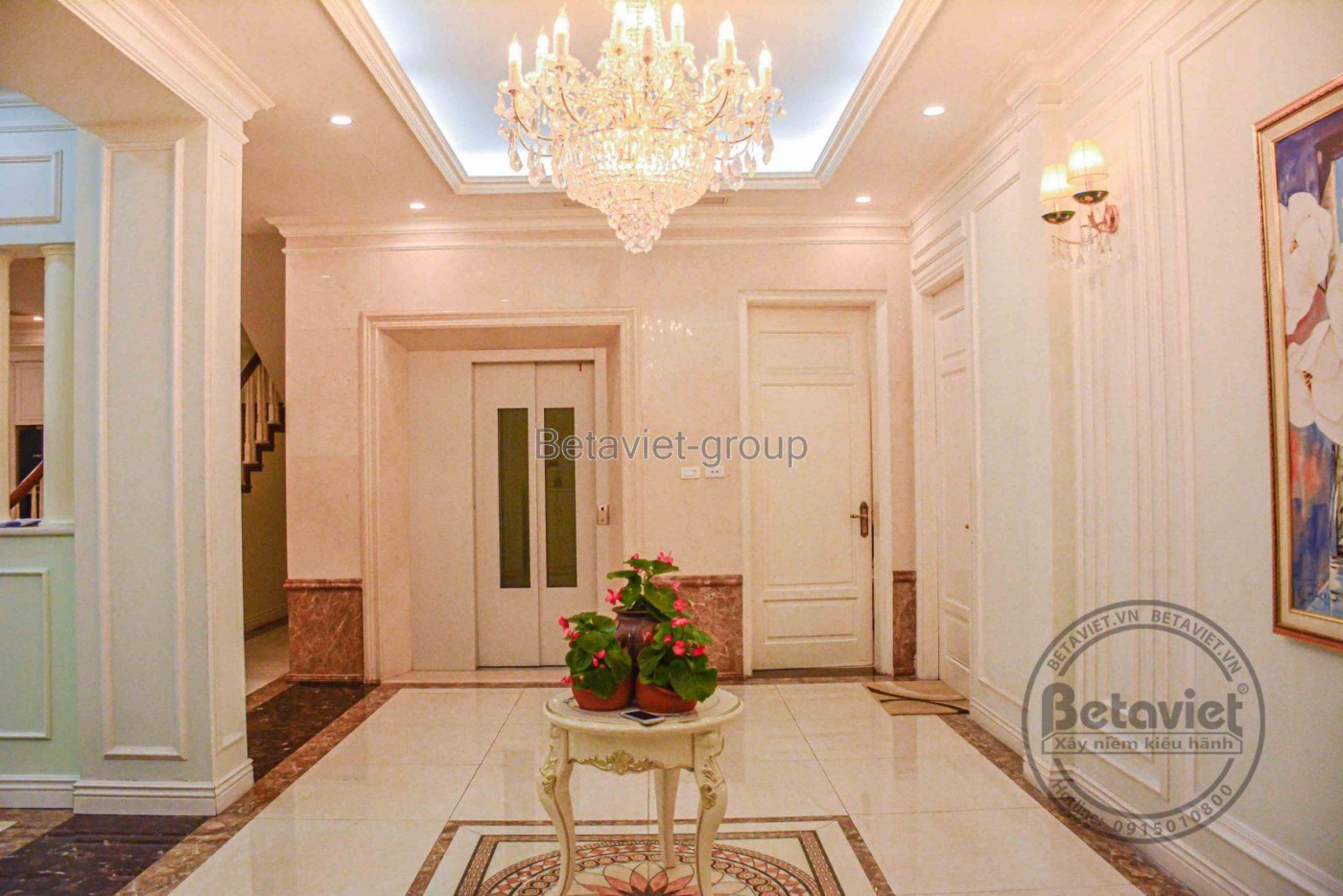 Thi công biệt thự 3 tầng TC16117, giai đoạn hoàn thành – sảnh chính