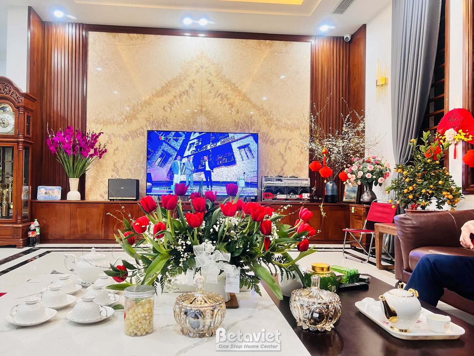 Thi công biệt thự 3 tầng hiện đại TC21143, giai đoạn hoàn thành – phòng khách (2)