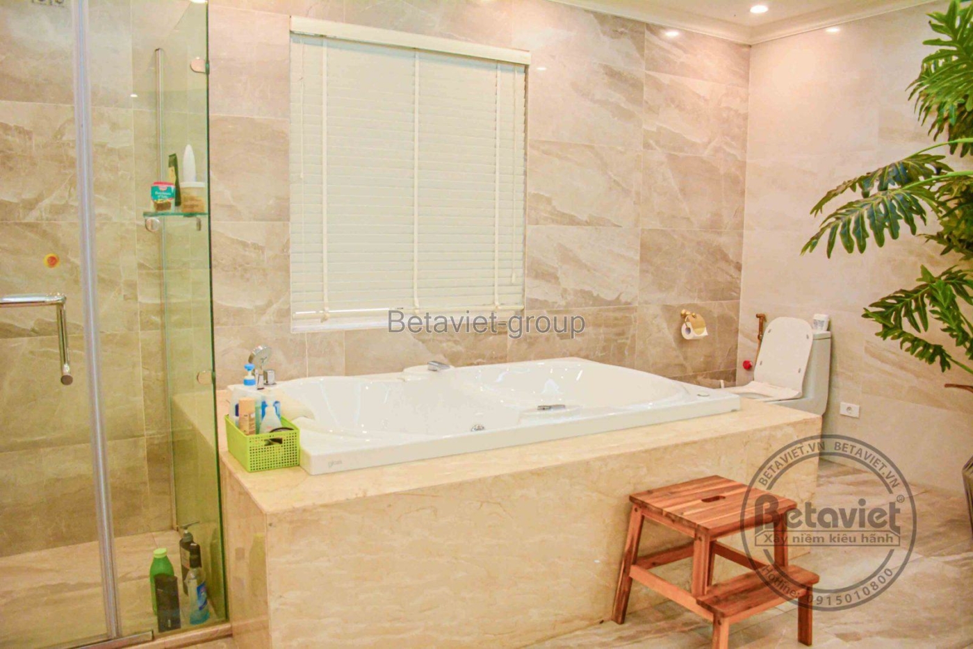 Thi công biệt thự 3 tầng TC16117, giai đoạn hoàn thành – phòng tắm (3)