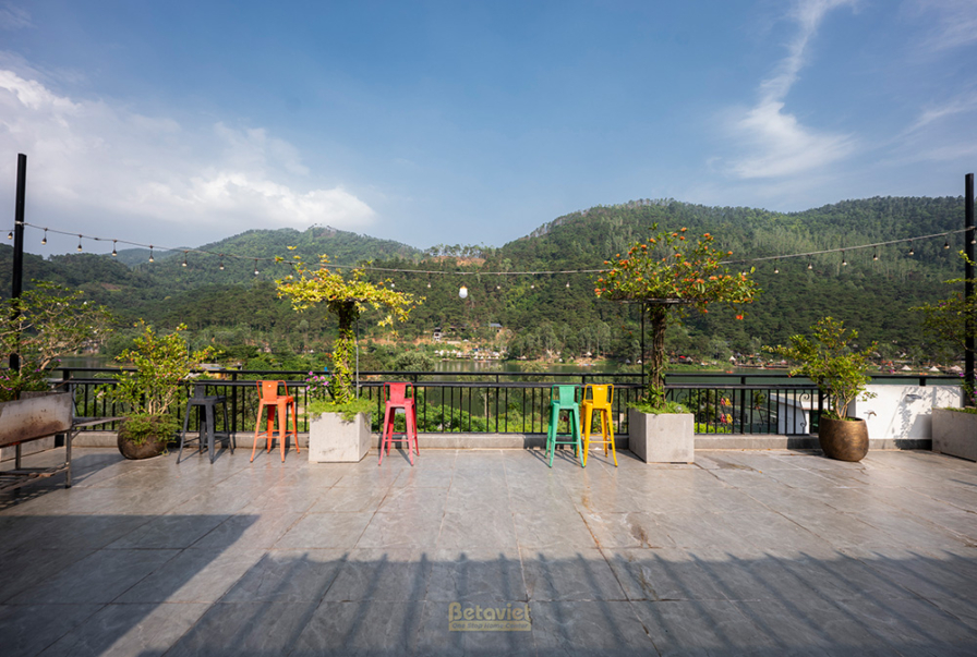 Thi công biệt thự TC22165, giai đoạn hoàn thành – ban công (4)