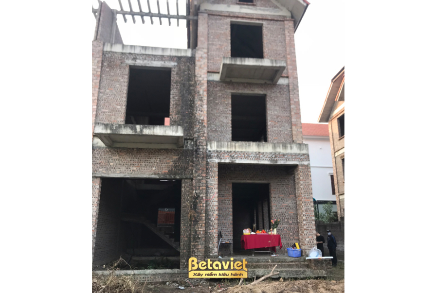 Thi công biệt thự TC21150, giai đoạn khởi công – mặt ngoài công trình