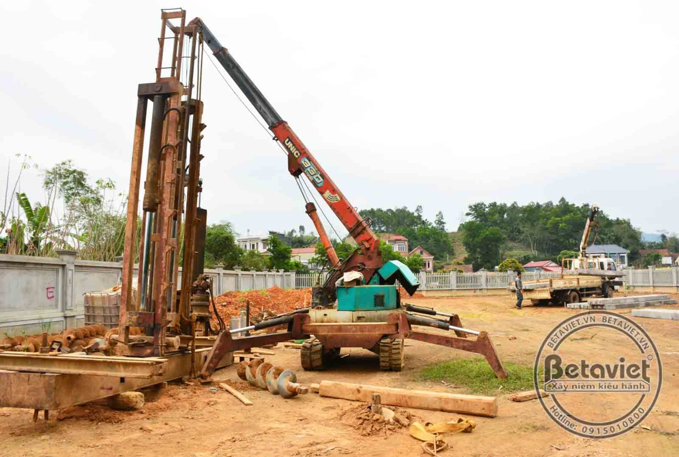 Thi công biệt thự tân cổ điển TC20163, giai đoạn khởi công – mặt ngoài công trình (3)