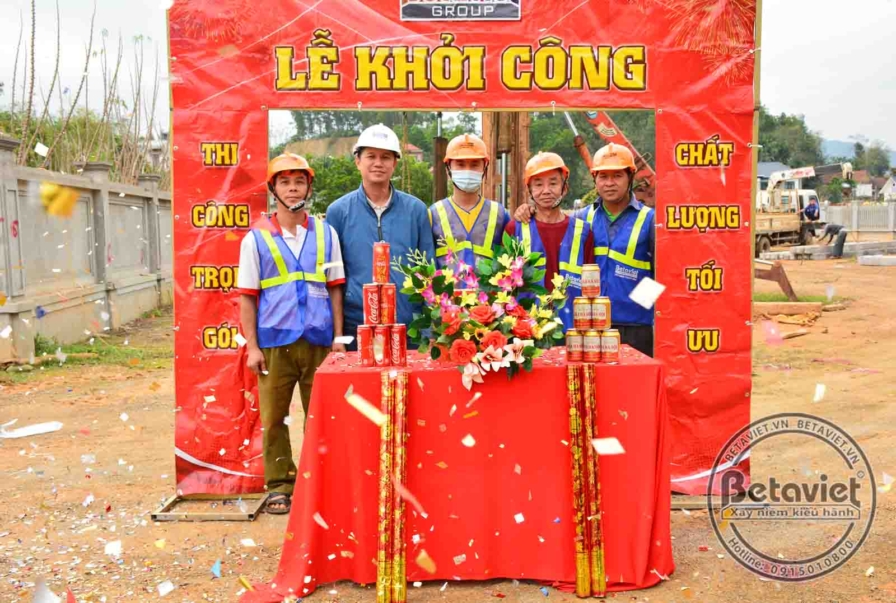Thi công biệt thự 4 tầng tân cổ điển TC20166, giai đoạn khởi công – mặt ngoài công trình