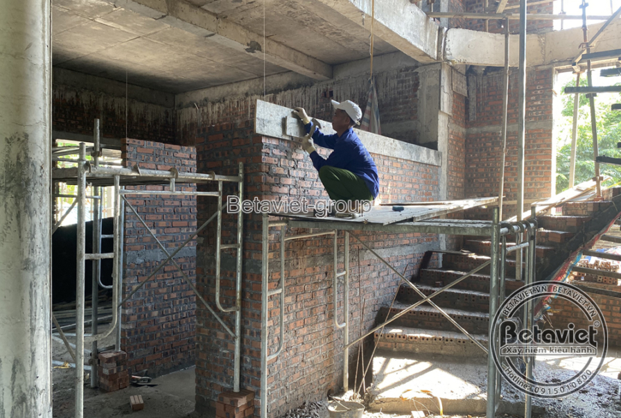 Thi công biệt thự 3 tầng tân cổ điển TC21006, giai đoạn thi công phần thô – khu vực cầu thang (2)