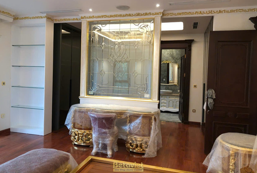 Thi công biệt thự 3 tầng cổ điển TC22030, giai đoạn lắp đặt hoàn thiện – phòng tắm