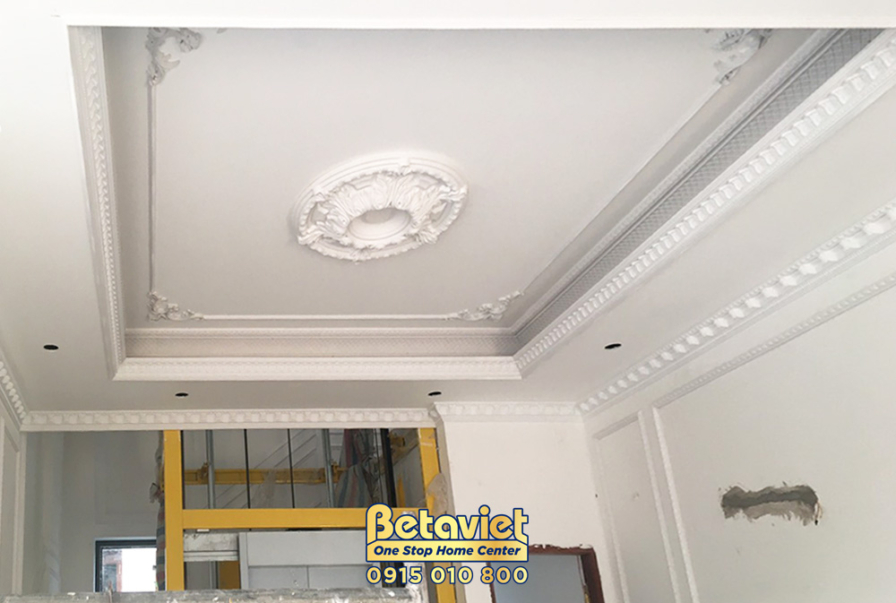 Thi công biệt thự 3 tầng tân cổ điển TC21093, giai đoạn lắp đặt hoàn thiện – chi tiết hoàn thiện (3)