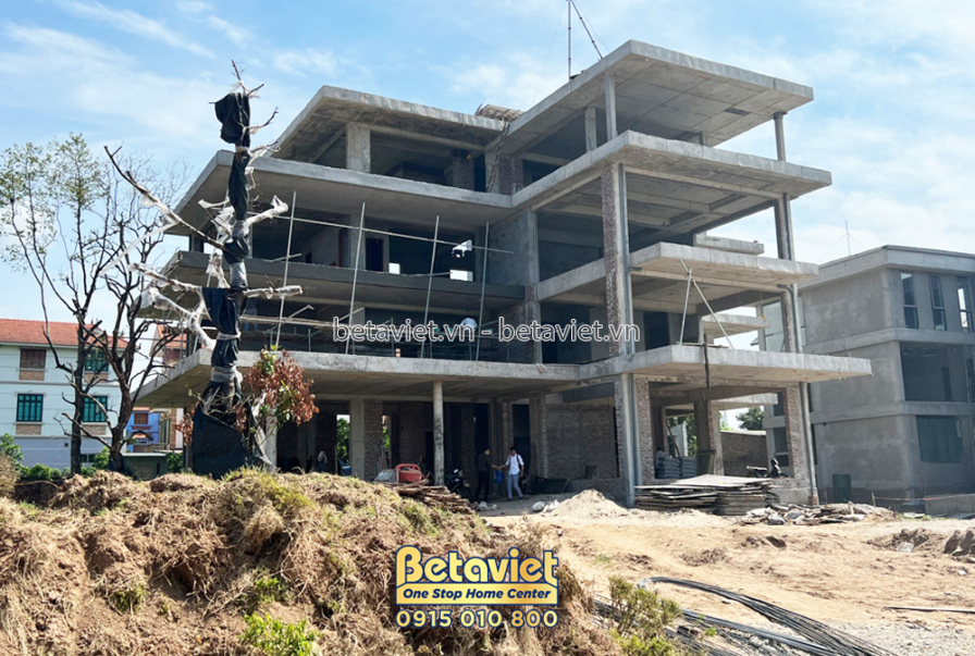 Thi công dinh thự hiện đại TC22010, giai đoạn thi công phần thô – mặt ngoài công trình (2)