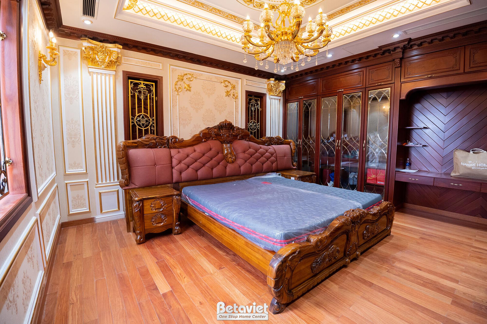 Thi công lâu đài 2 tầng cổ điển TC21083, giai đoạn hoàn thành – phòng ngủ (2)