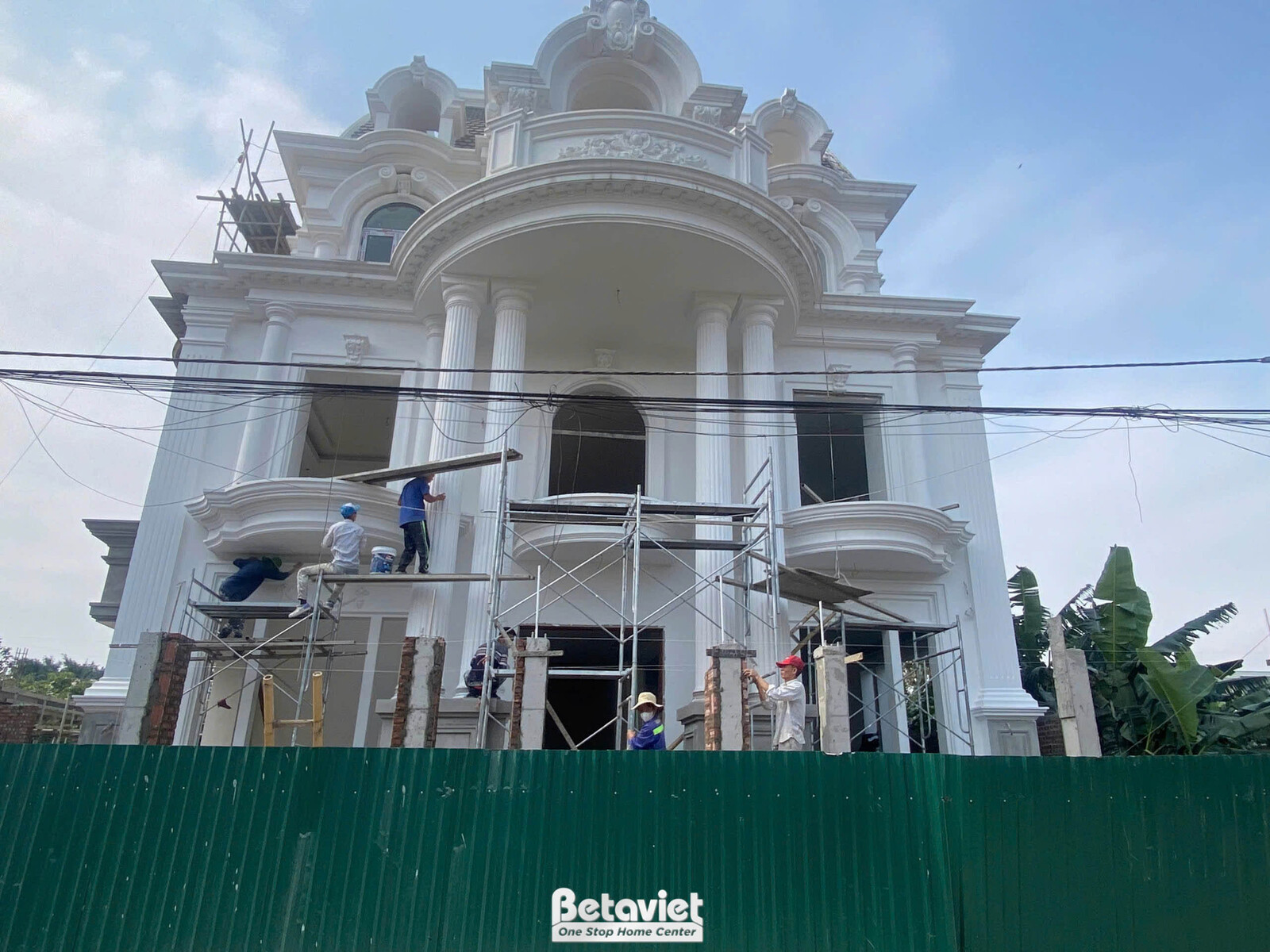 Thi công dinh thự tân cổ điển TC23082, giai đoạn thi công phần thô – cổng và hàng rào (2)