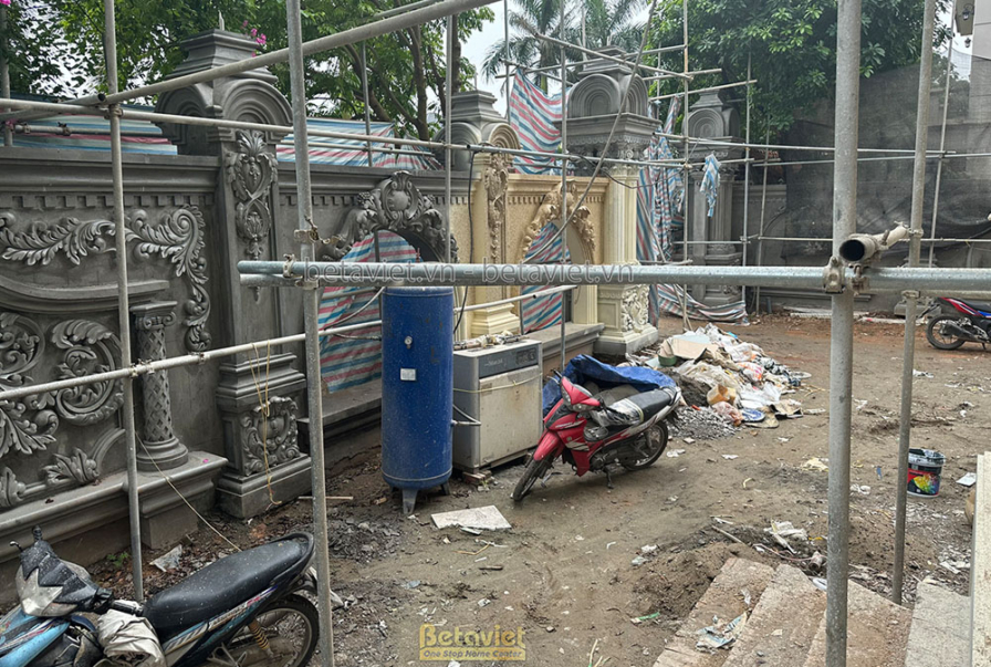 Thi công dinh thự 3 tầng tân cổ điển TC21152, giai đoạn thi công phần thô – mặt ngoài công trình (10)