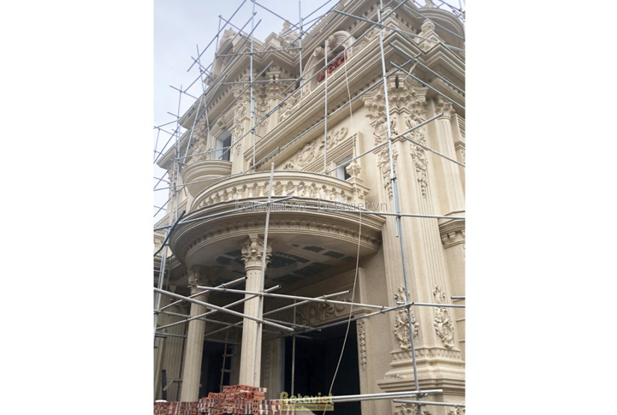Thi công dinh thự 3 tầng tân cổ điển TC21152, giai đoạn thi công phần thô – mặt ngoài công trình (5)