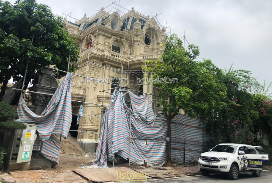 Thi công dinh thự 3 tầng tân cổ điển TC21152, giai đoạn thi công phần thô – mặt ngoài công trình (2)
