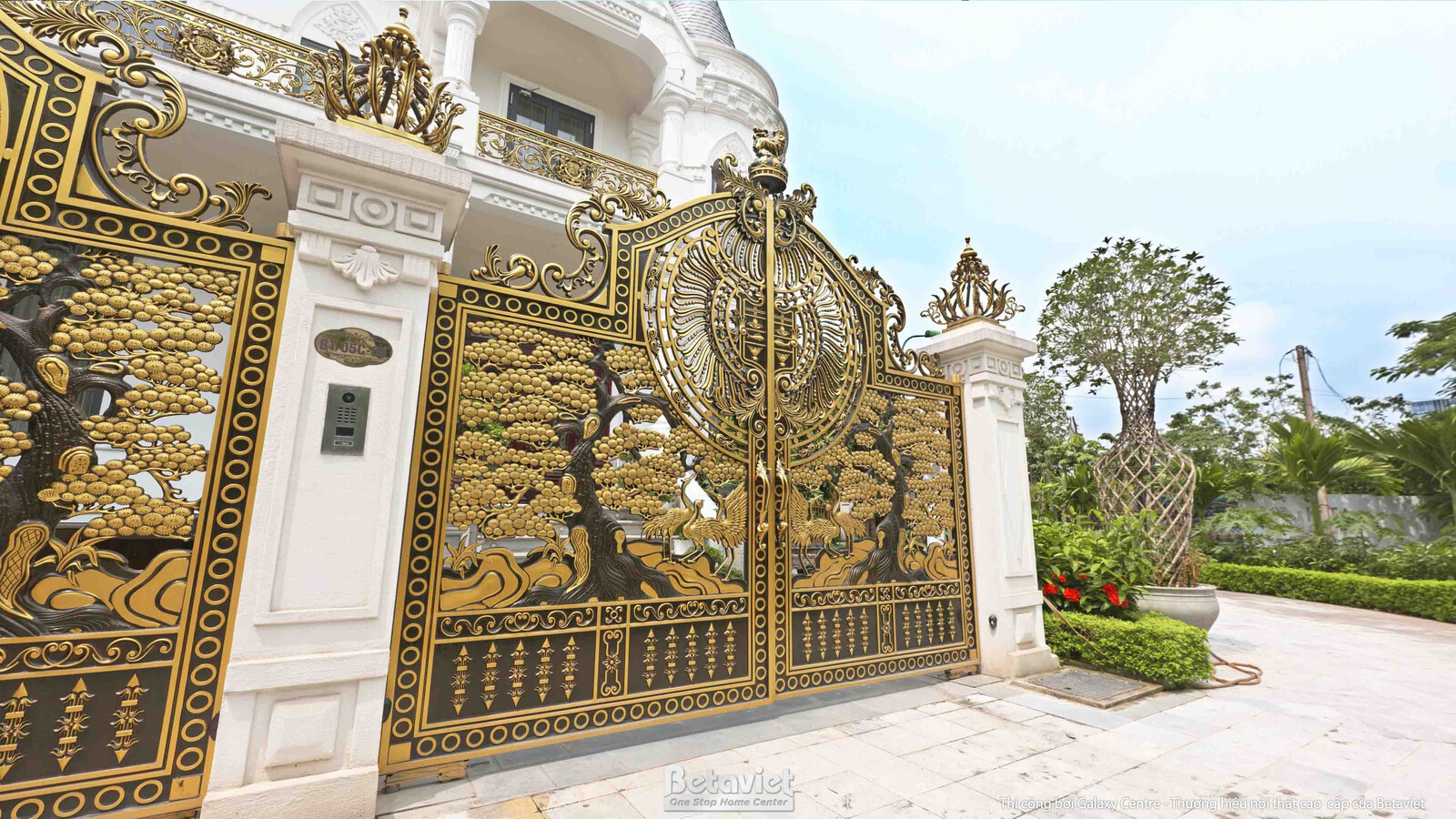 Thi công biệt thự 3 tầng cổ điển TC22030, giai đoạn hoàn thành – cổng và hàng rào (3)