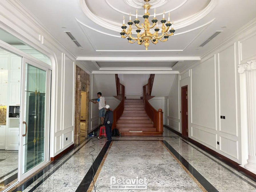 Thi công biệt thự 3 tầng tân cổ điển TC21181, giai đoạn hoàn thành – khu vực cầu thang