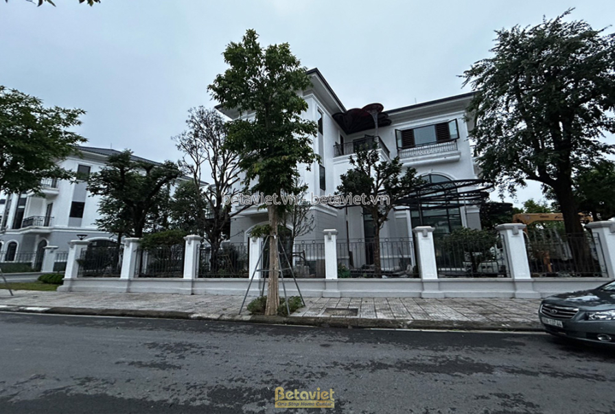 Thi công biệt thự 3 tầng TC24808, giai đoạn thi công phần thô – mặt ngoài công trình (3)