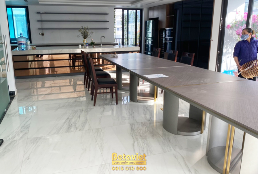 Thi công biệt thự hiện đại TC21056, giai đoạn lắp đặt hoàn thiện – mặt ngoài công trình (3)