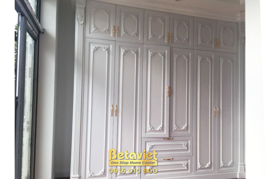 Thi công biệt thự 3 tầng tân cổ điển TC21093, giai đoạn lắp đặt hoàn thiện – phòng thay đồ