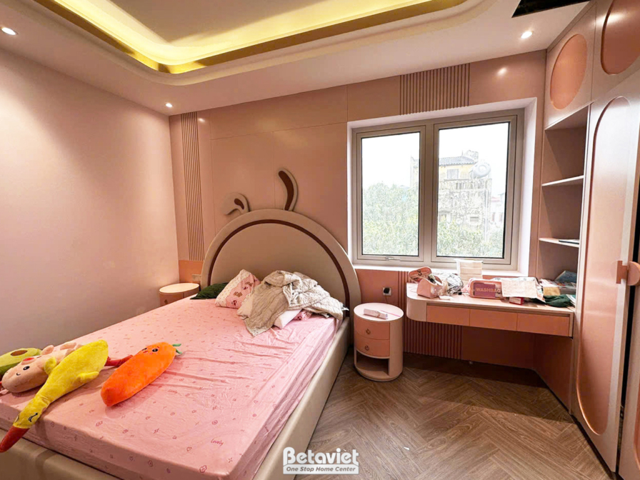 Thi công biệt thự 3 tầng hiện đại TC24010, giai đoạn lắp đặt hoàn thiện – phòng ngủ (5)