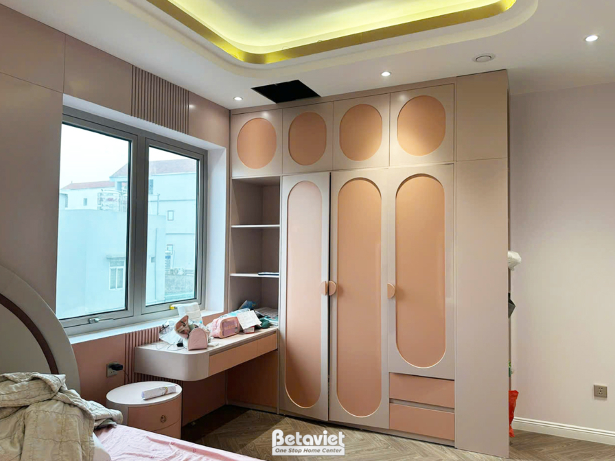 Thi công biệt thự 3 tầng hiện đại TC24010, giai đoạn lắp đặt hoàn thiện – phòng ngủ (3)