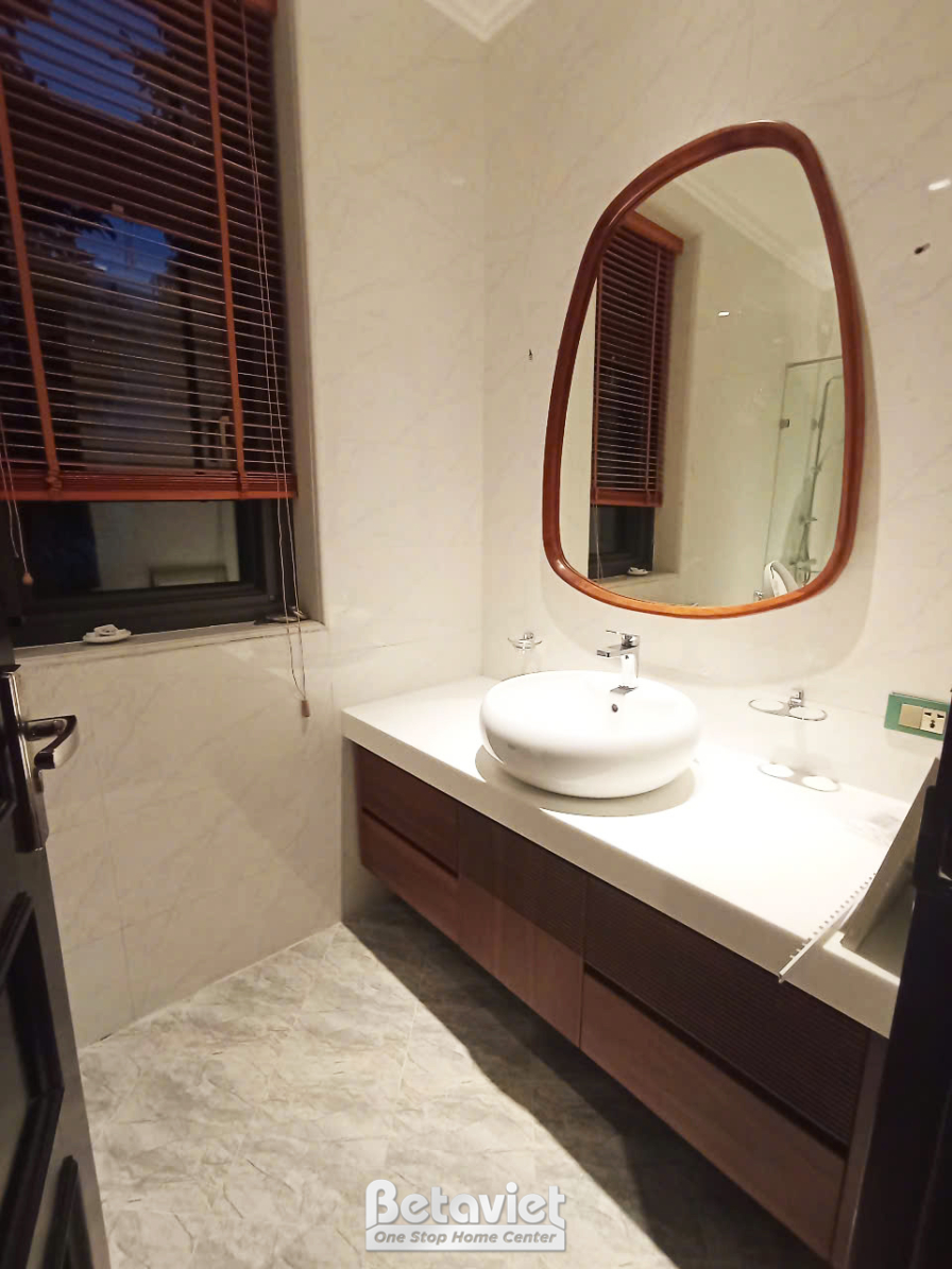 Thi công biệt thự 3 tầng TC23093, giai đoạn hoàn thành – phòng tắm (3)