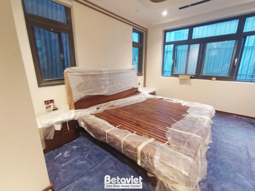 Thi công biệt thự 3 tầng TC23093, giai đoạn lắp đặt hoàn thiện – phòng ngủ (3)