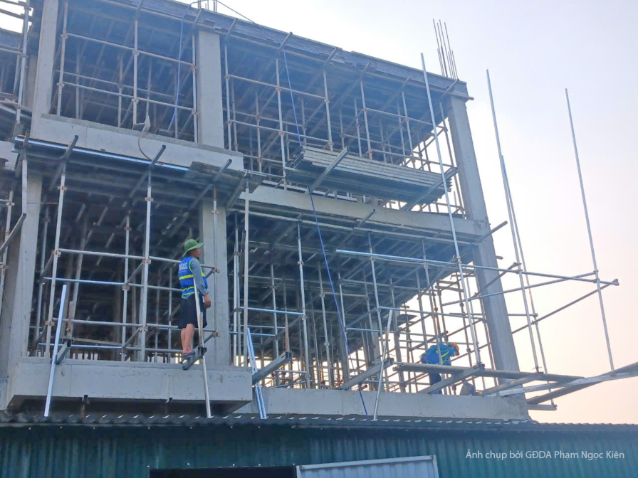 Thi công biệt thự 4 tầng hiện đại TC24063, giai đoạn thi công phần thô – mặt ngoài công trình (15)