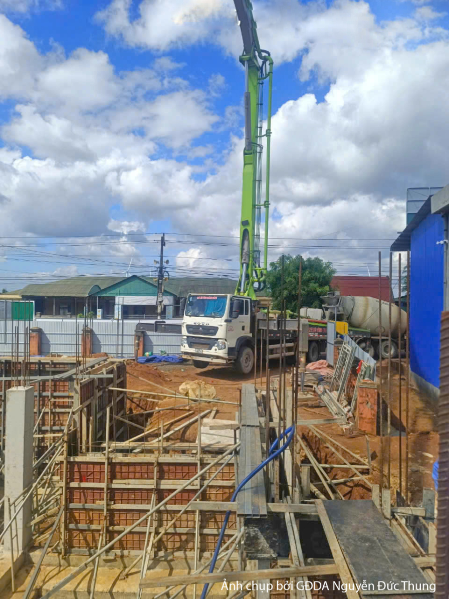 Thi công lâu đài 3 tầng cổ điển TC5003755, giai đoạn thi công phần thô – kết cấu phần thô (3)