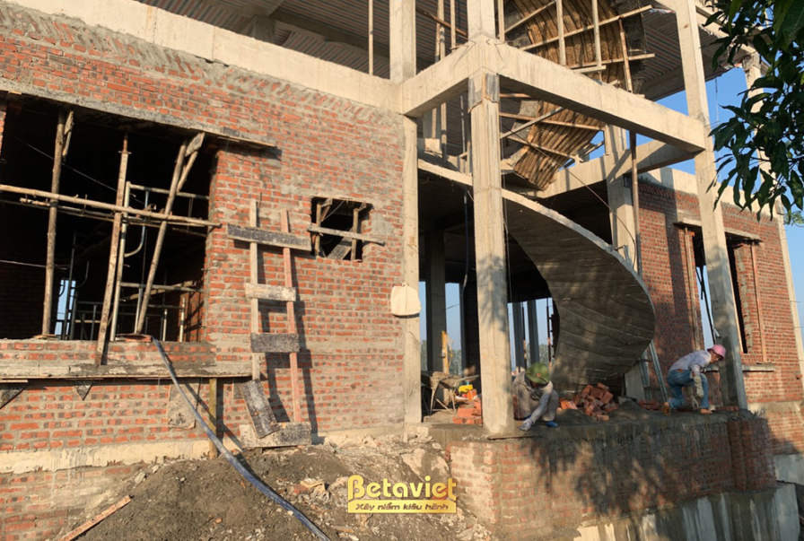 Thi công lâu đài 2 tầng cổ điển TC21083, giai đoạn thi công phần thô – kết cấu phần thô (6)
