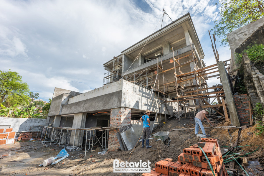 Thi công biệt thự 3 tầng TC23133, giai đoạn thi công phần thô – mặt ngoài công trình (9)