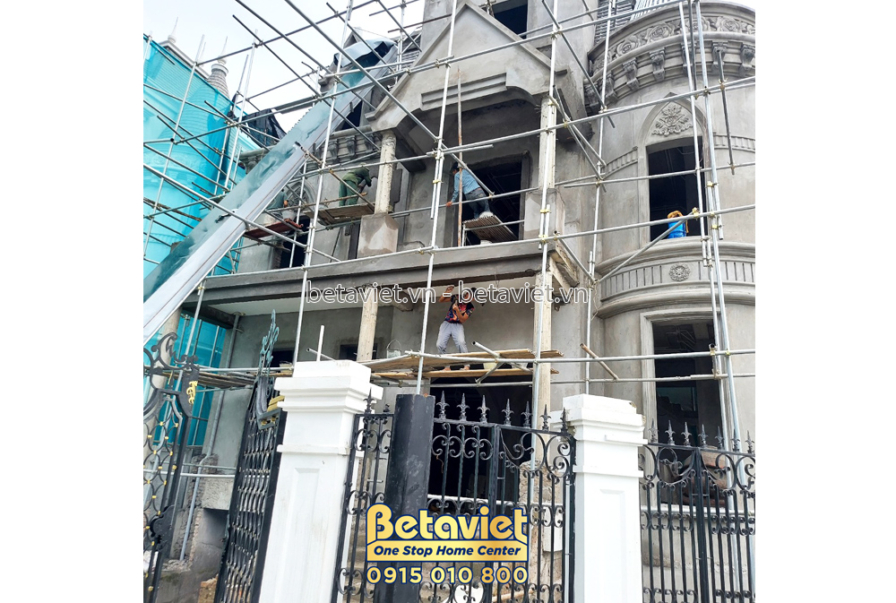 Thi công biệt thự 3 tầng cổ điển TC22030, giai đoạn thi công phần thô – mặt ngoài công trình (12)