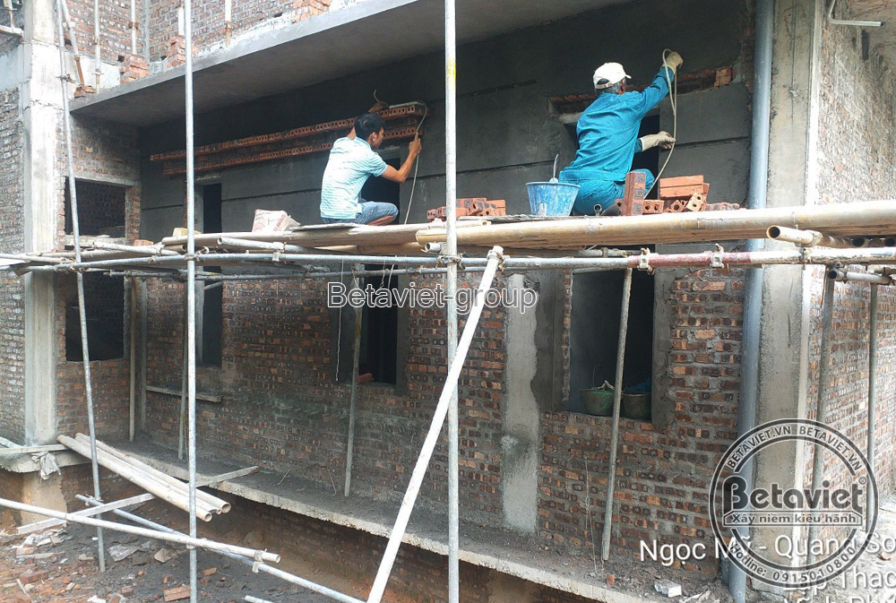 Thi công biệt thự 2 tầng tân cổ điển TC21101, giai đoạn thi công phần thô – mặt ngoài công trình (6)