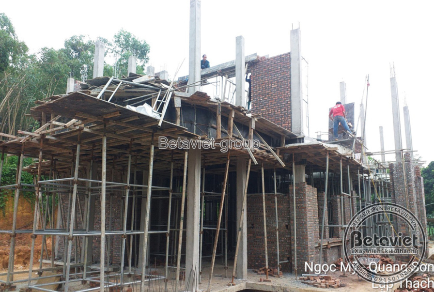 Thi công biệt thự 2 tầng tân cổ điển TC21101, giai đoạn thi công phần thô – mặt ngoài công trình (3)