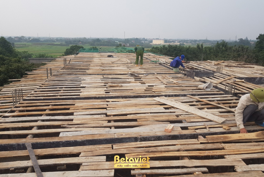 Thi công biệt thự TC21110, giai đoạn thi công phần thô – mặt ngoài công trình (4)
