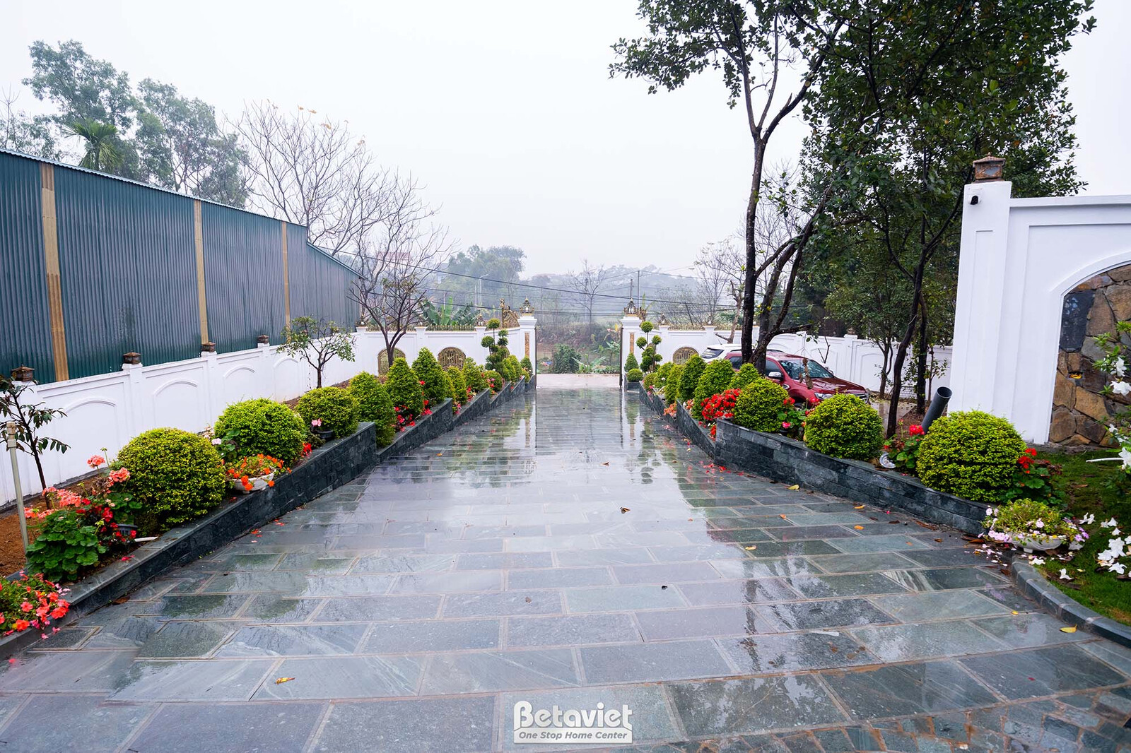 Thi công biệt thự 2 tầng tân cổ điển TC23134, giai đoạn hoàn thành – sân vườn