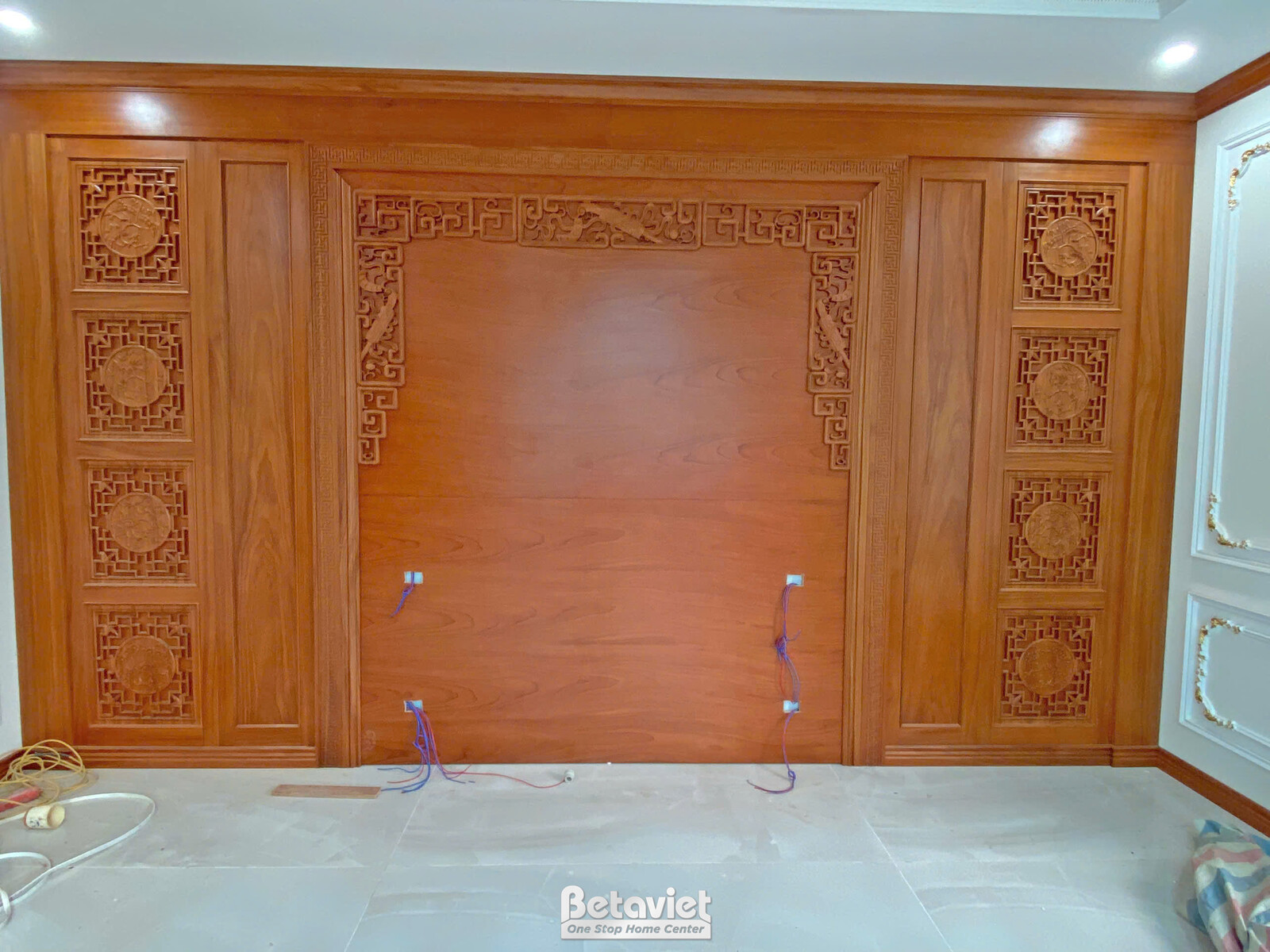 Thi công biệt thự 2 tầng tân cổ điển TC23134, giai đoạn lắp đặt hoàn thiện – chi tiết hoàn thiện