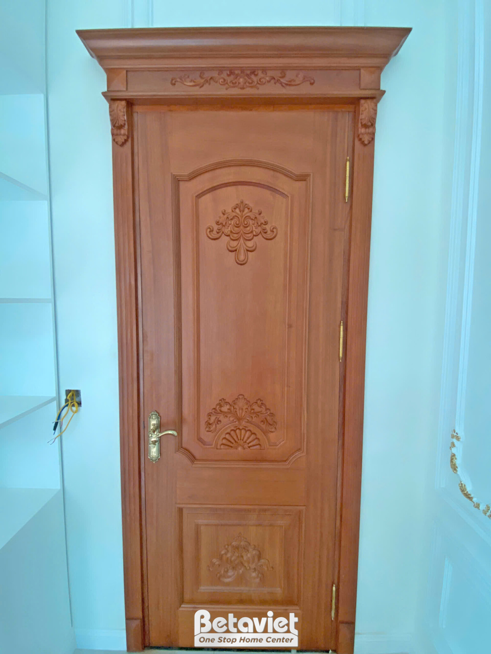 Thi công biệt thự 2 tầng tân cổ điển TC23134, giai đoạn lắp đặt hoàn thiện – ảnh thi công thực tế