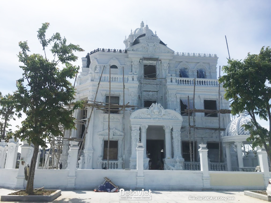Thi công dinh thự 3 tầng tân cổ điển TC24860, giai đoạn thi công nội thất – mặt ngoài công trình (3)