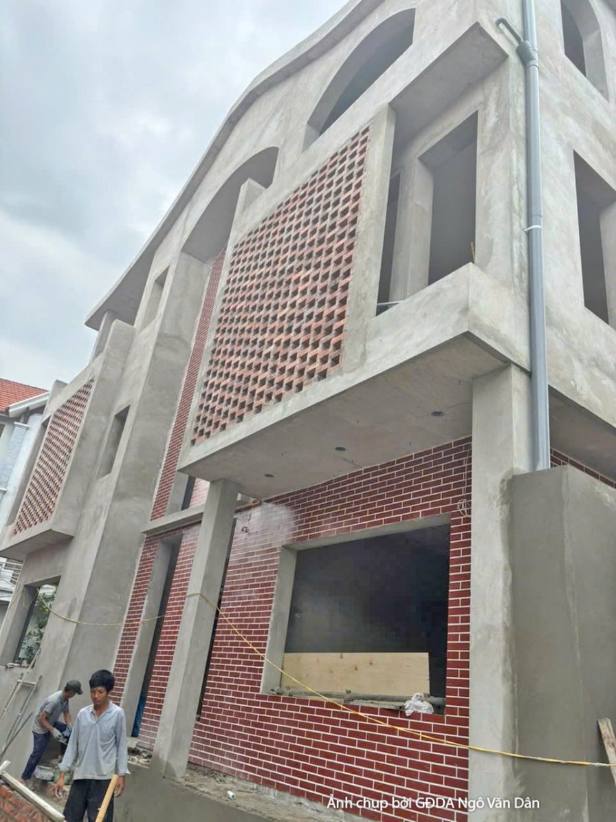 Thi công biệt thự 3 tầng hiện đại TC24886, giai đoạn thi công phần thô – mặt ngoài công trình