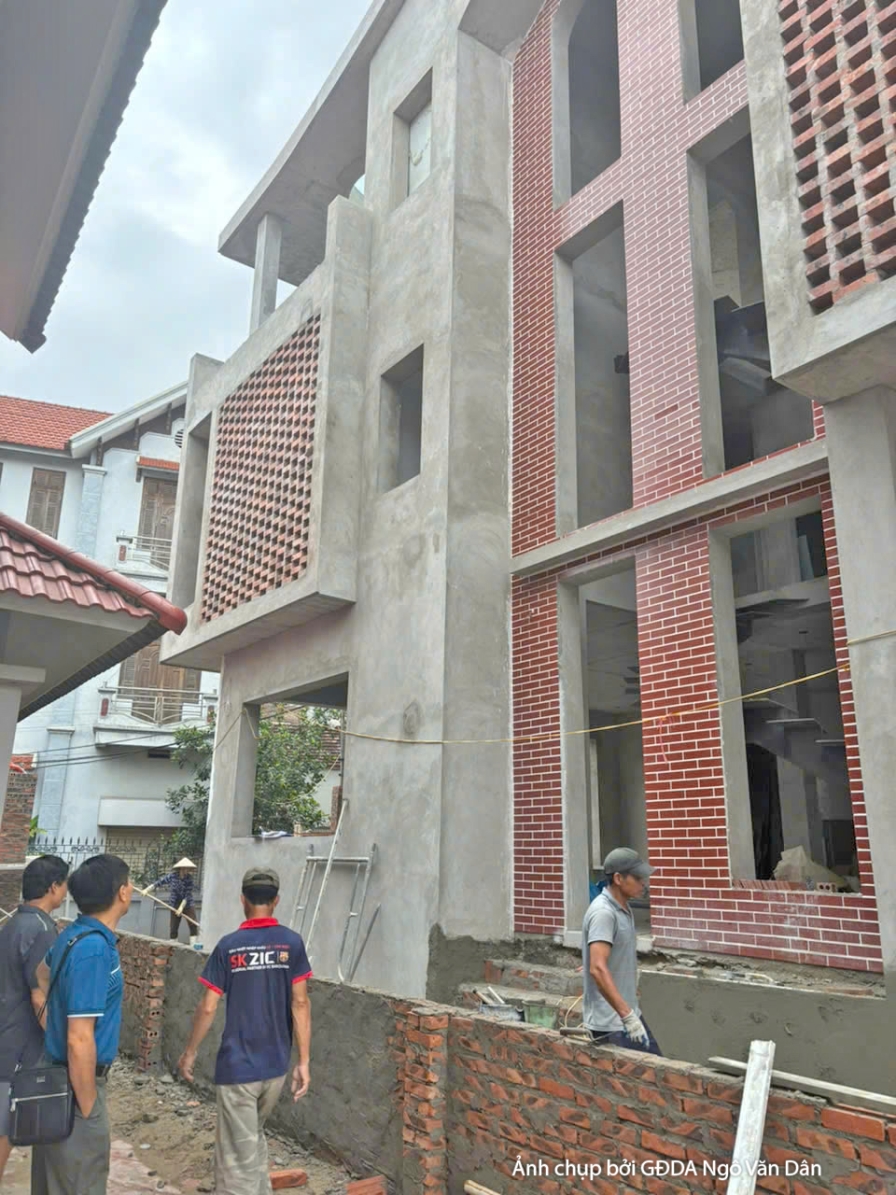 Thi công biệt thự 3 tầng hiện đại TC24886, giai đoạn thi công phần thô – mặt ngoài công trình (2)