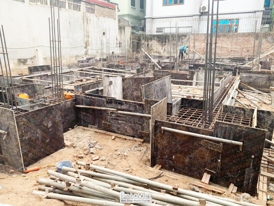 Thi công biệt thự 3 tầng tân cổ điển TC2009134, giai đoạn thi công phần thô – mặt ngoài công trình (14)