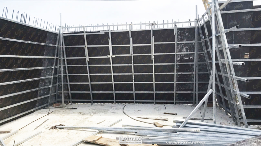 Thi công biệt thự 3 tầng tân cổ điển TC24985, giai đoạn thi công phần thô – mặt ngoài công trình (5)