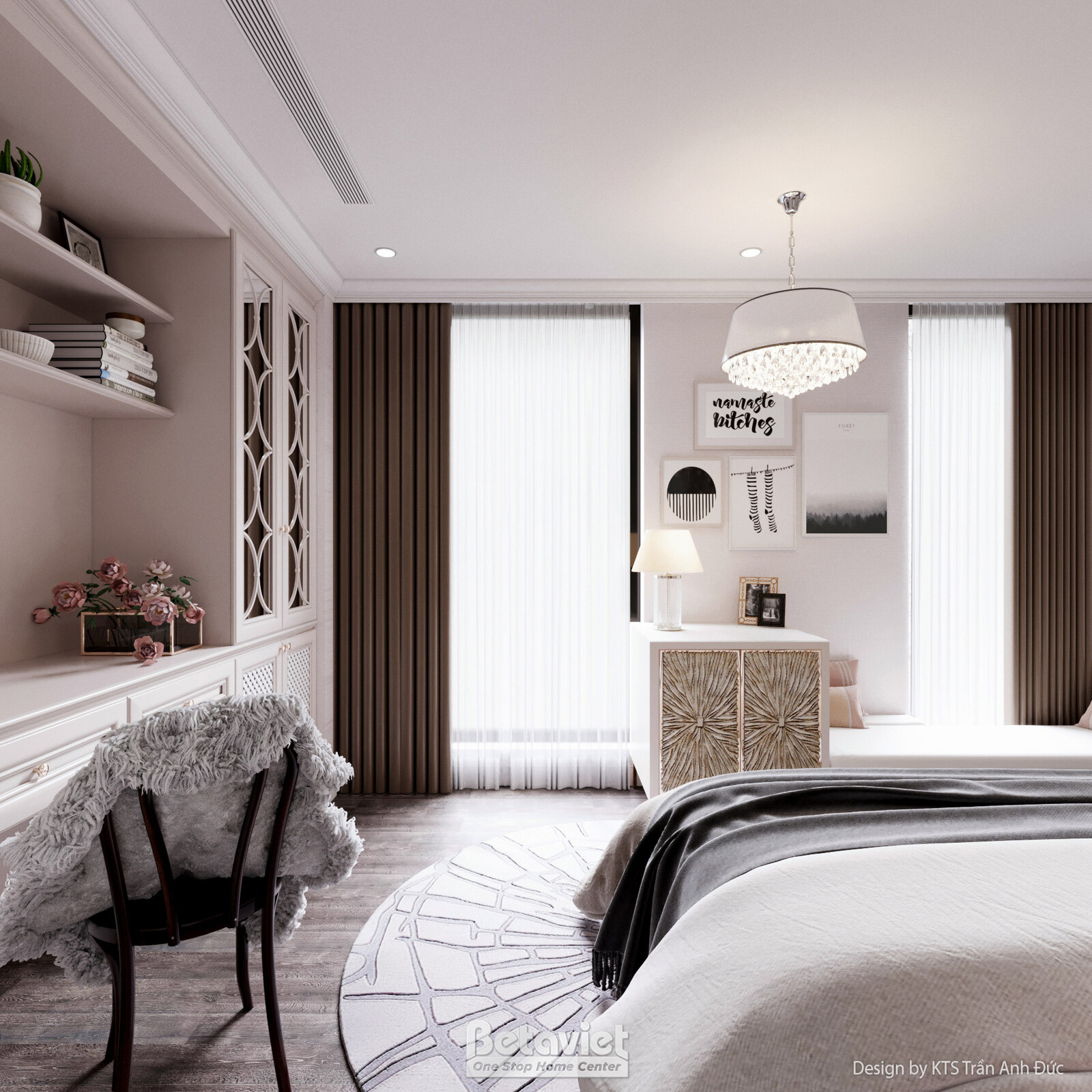 Phòng ngủ tông hồng be với kệ trang trí âm tường mở, rèm vải hai lớp phối màu, thảm hoa văn tròn trải sàn gỗ, đầu giường b…