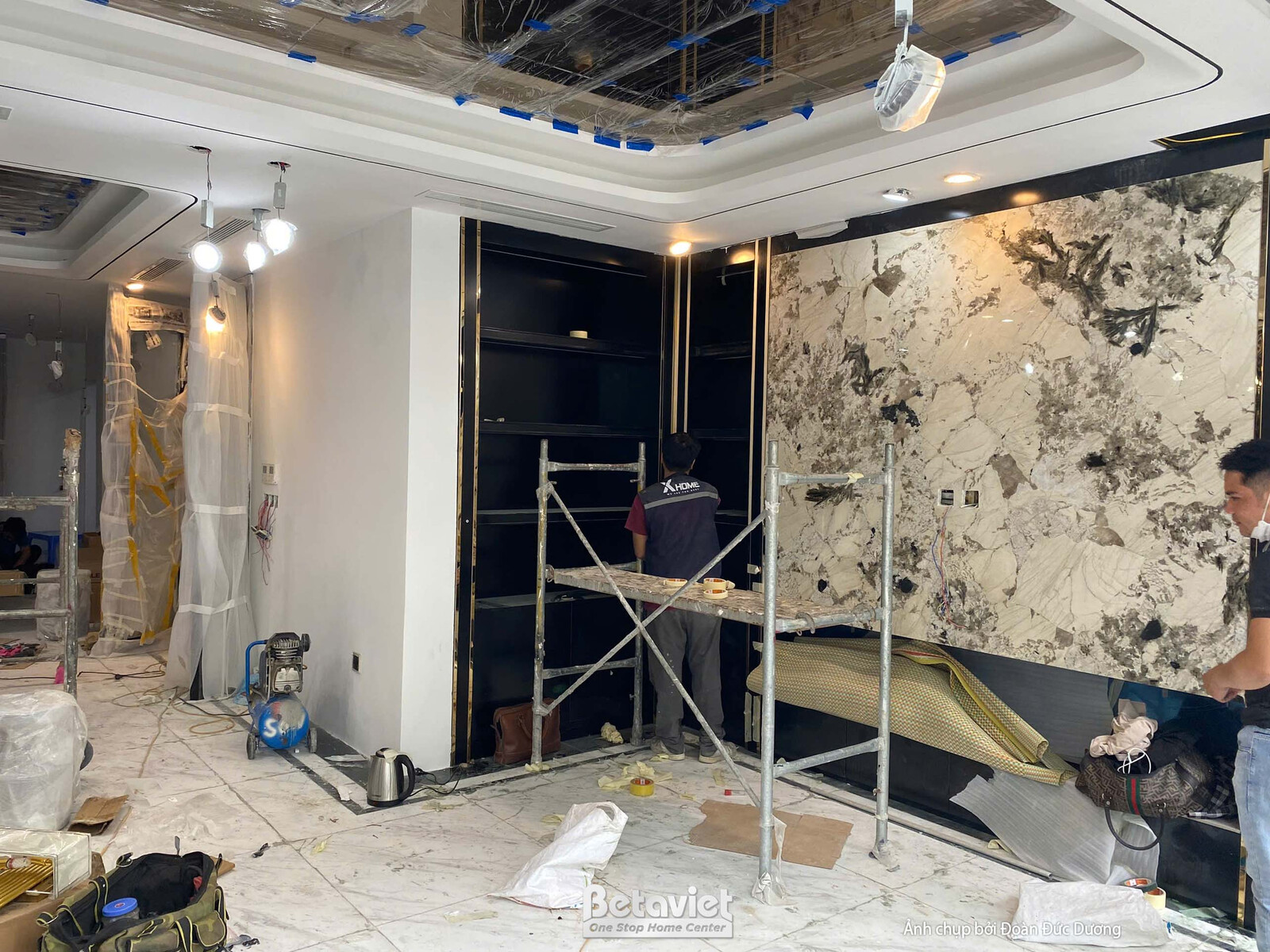 Thi công biệt thự TC24810, giai đoạn lắp đặt hoàn thiện – mặt ngoài công trình