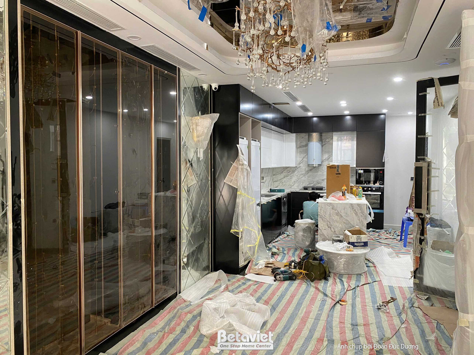 Thi công biệt thự TC24810, giai đoạn lắp đặt hoàn thiện – phòng khách