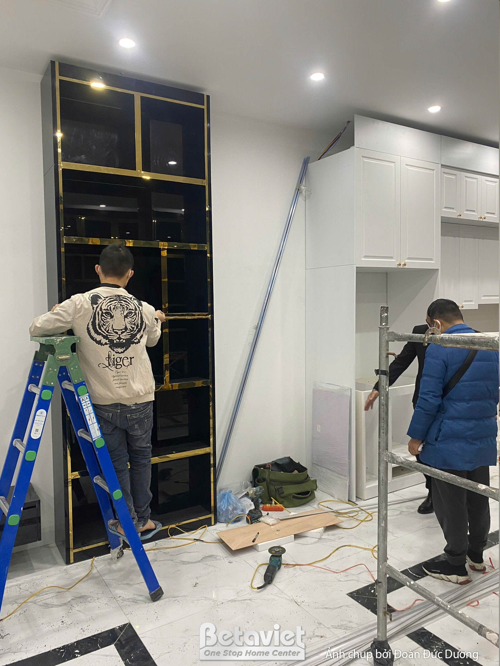 Thi công biệt thự TC24810, giai đoạn lắp đặt hoàn thiện – ảnh thi công thực tế